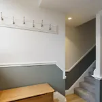 Tyson Place, 2 Bed Renovated Apartment, Apartment