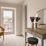 Apartment Tyson Place, 2 Bed Renovated Apartment,