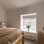Tyson Place, 2 Bed Renovated Apartment, Apartment