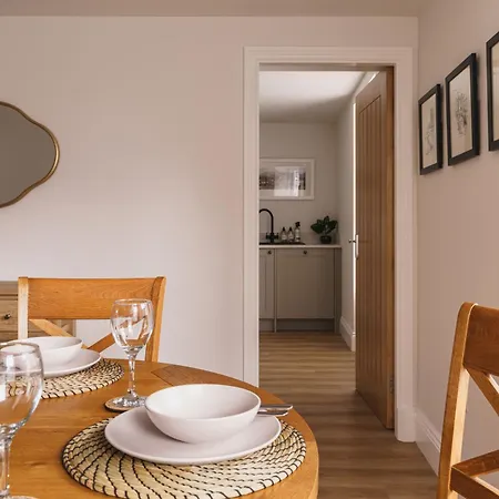 Апартаменты Tyson Place, 2 Bed Renovated Apartment,