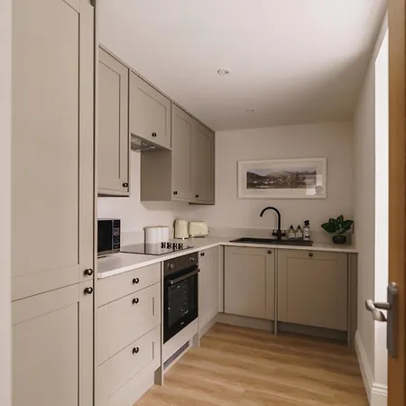 Tyson Place, 2 Bed Renovated Apartment, Lägenhet *