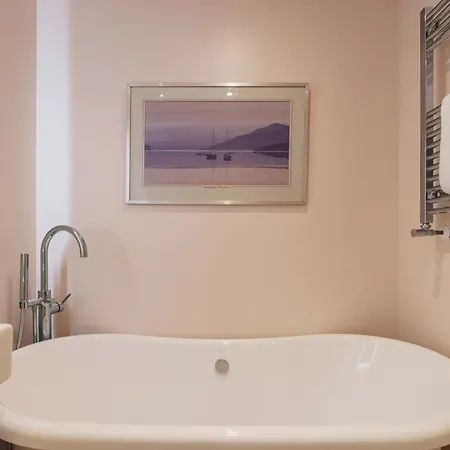 Tyson Place, 2 Bed Renovated Apartment, Lägenhet Ambleside