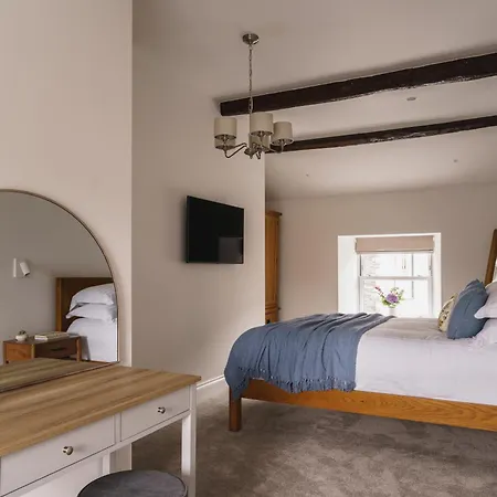 Tyson Place, 2 Bed Renovated Apartment, Lägenhet *
